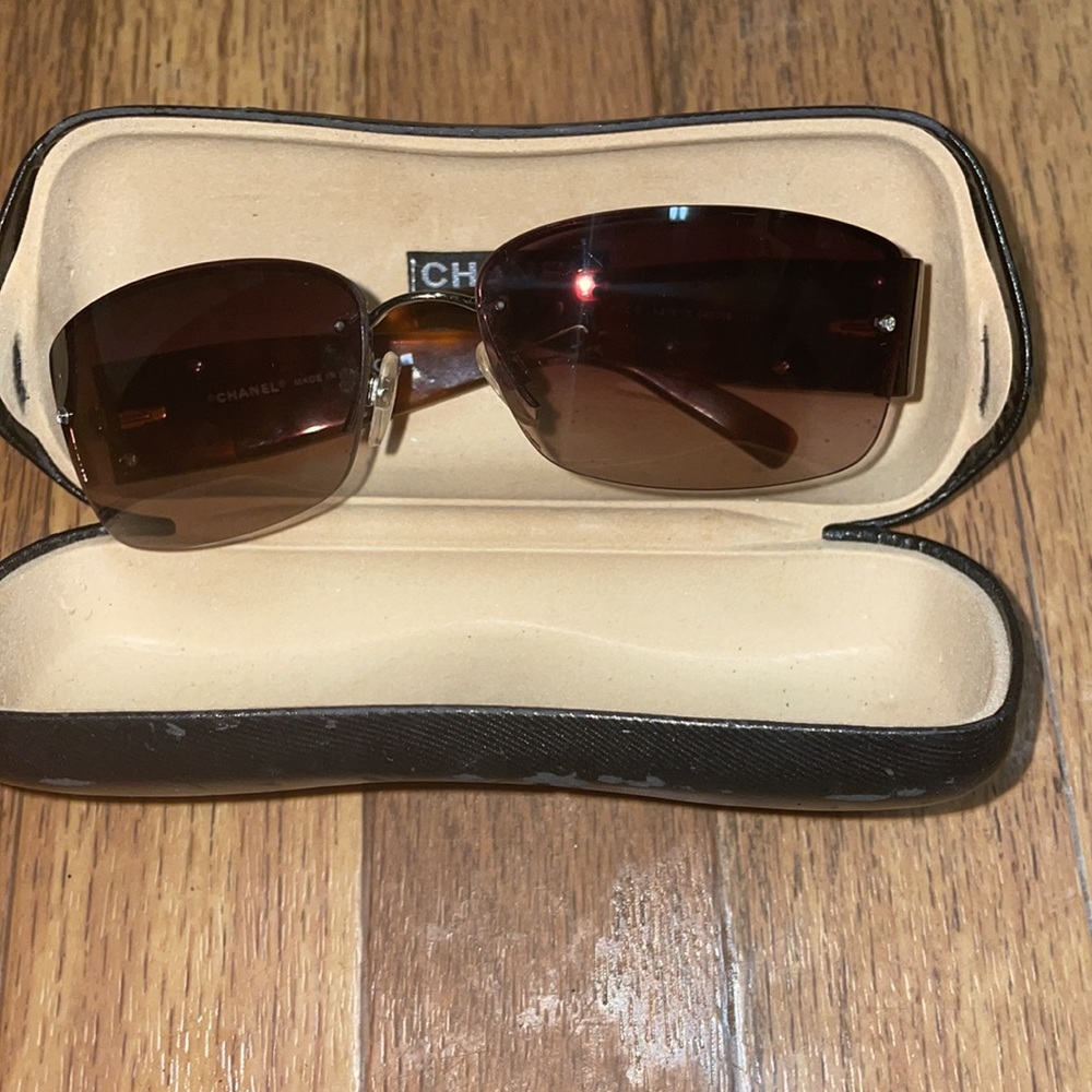 Chanel - Picture 6 of 10